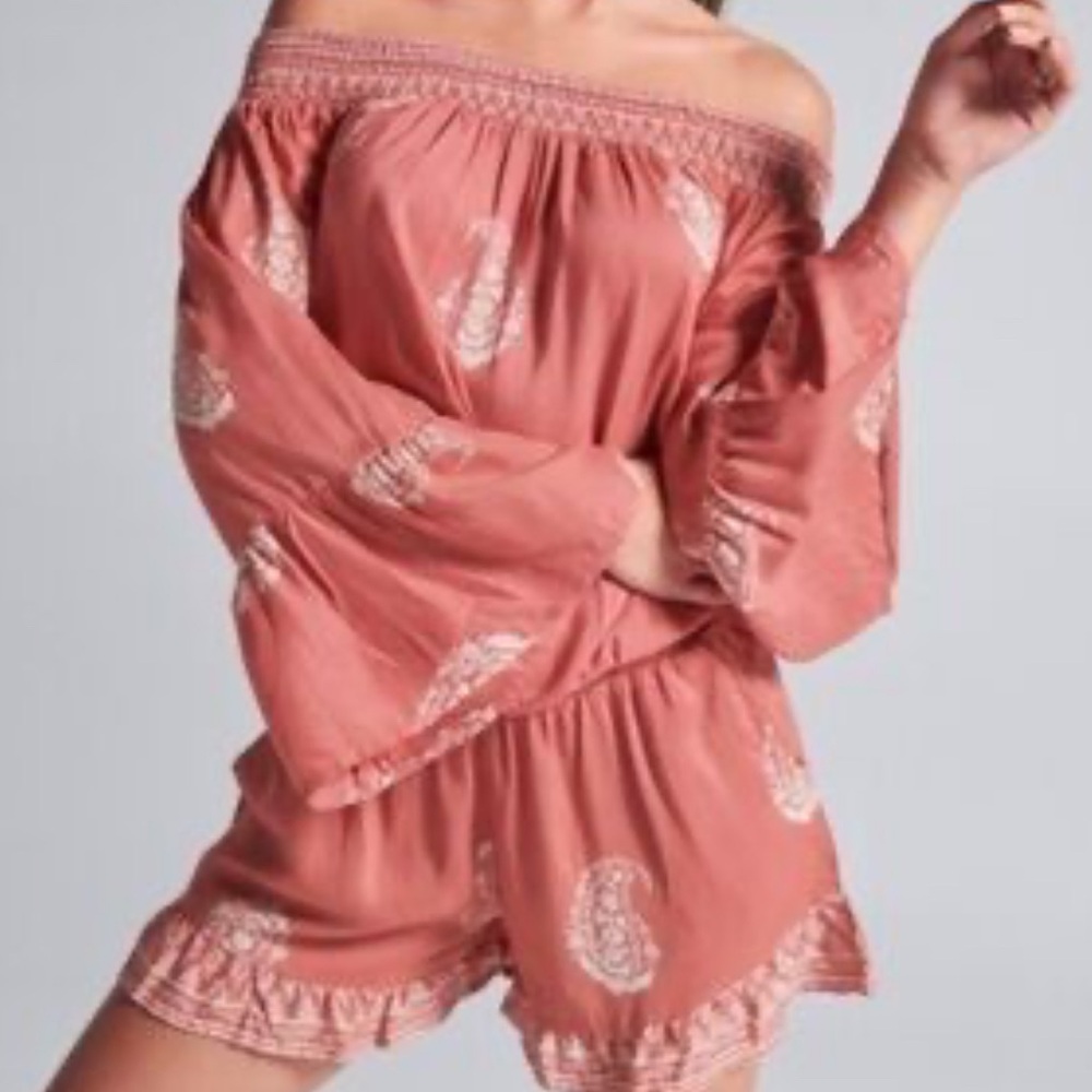 Women's Off-Shoulder Paisley Pajama Set